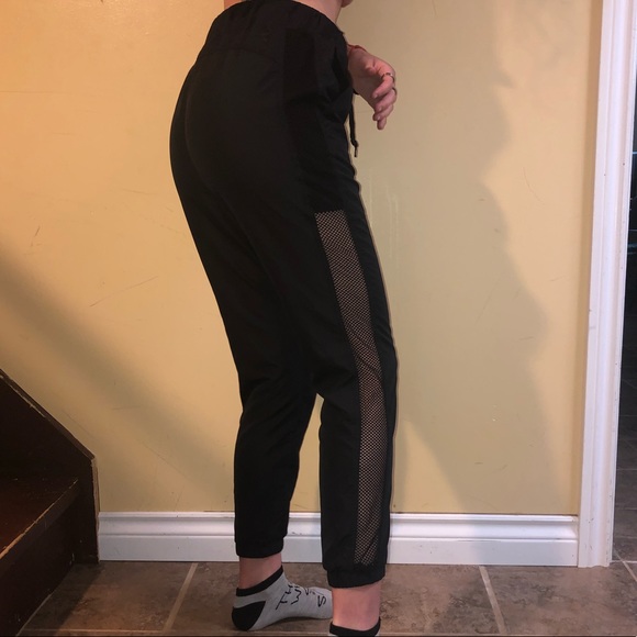 Chic Mesh Cutout Sport Pants - Picture 4 of 6